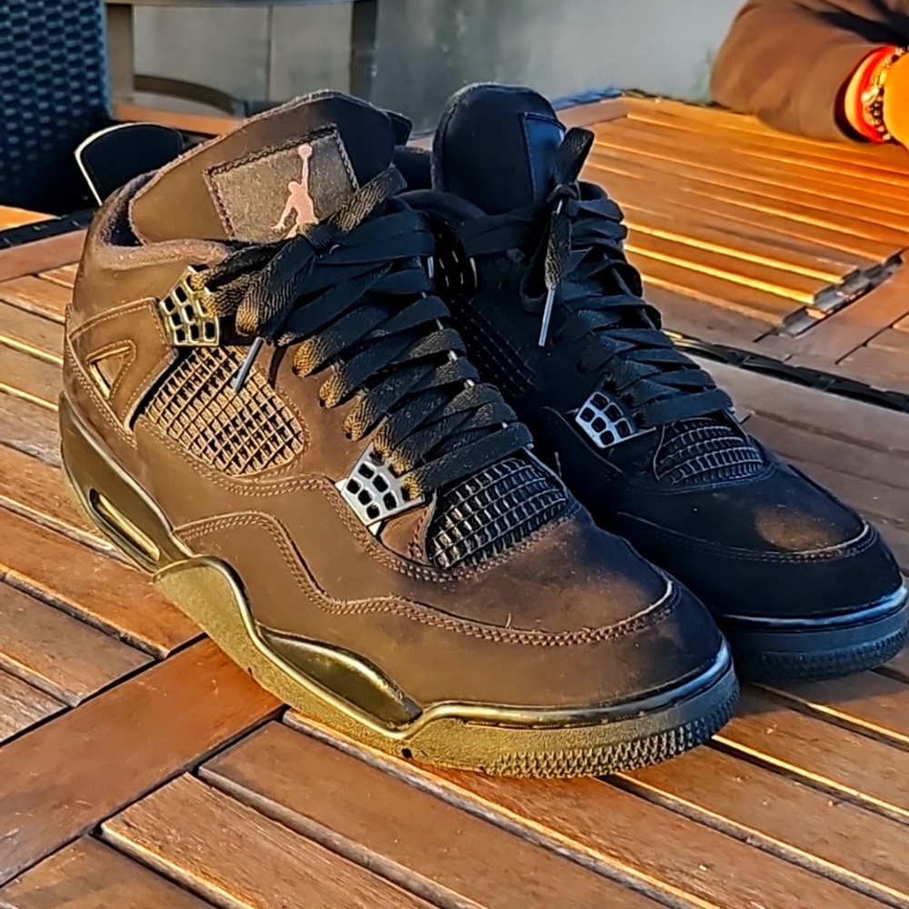 Jordan 4 Blackcats
